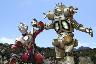 8月15日 ウルトラマンゼットがキングジョーに新必殺技を炸裂させる
