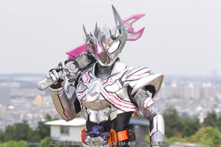 スパナが仮面ライダーヴァルバラド黒鋼に変身！ そしてスパナの