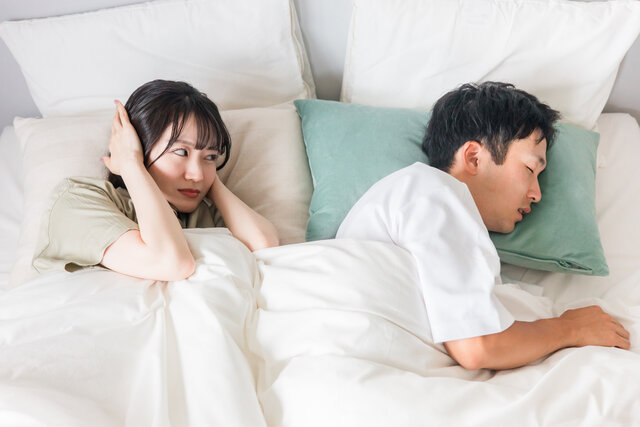 「夜泣きでも寝てる」夫に妻はイライラ...「夫婦喧嘩の2大場面」子育て家庭のモヤモヤ解決法を専門家が解説