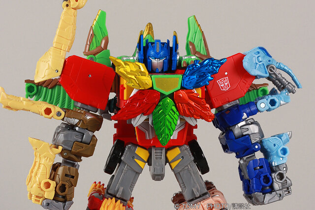 【トランスフォーマー】ついにオプティマスが６体合体！　「スカイリポート」をレビュー