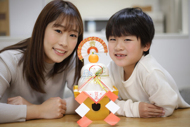 お年玉と一緒に贈りたい“お正月の絵本”３選［絵本専門店の書店員が選出］