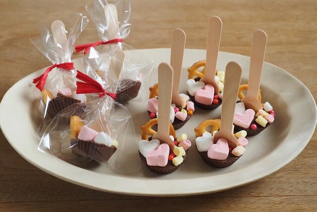 【動画付き】市販のカップで量産！　バレンタインの「配り用」はこれで決まり！　簡単レシピを人気インスタグラマーが伝授