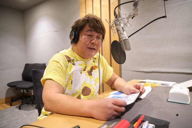 「スマホやめて！」が消える　石塚英彦の“10分読み聞かせ”が小学生に刺さる理由（わけ）