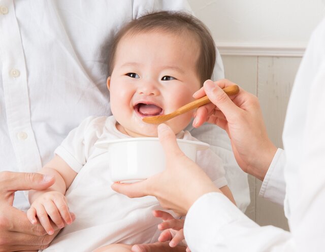 「離乳食初期」赤ちゃんの発達とスタートのサイン　失敗しない準備・始め方・進め方〔管理栄養士〕が伝授