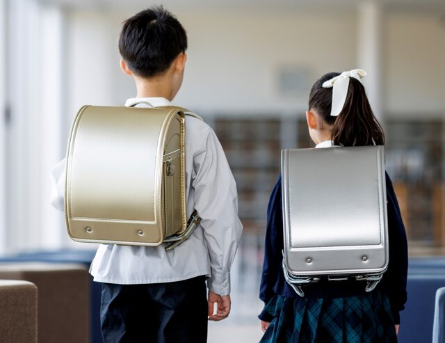 【2027年ラン活】話題の「メタリックカラー」ランドセル徹底解説！　「土屋鞄」のシルバーもランキング入り！