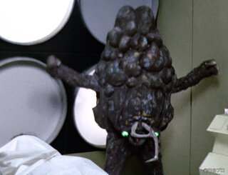 3月3日 ウルトラセブン ブラコ星人が人間を牧場に!?｜画像