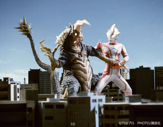 4月29日 マケット怪獣ミクラスがウルトラマンメビウスをサポート