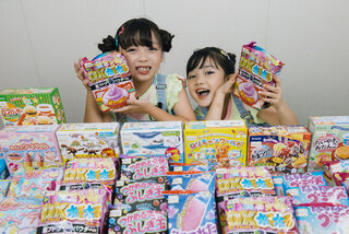Aneひめお菓子ラボ「つかめる実験！ふしぎ玉＆DXねるねる」のおやつ