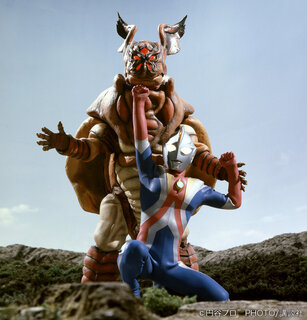 4月20日 ウルトラマンコスモス 少年と宇宙人に友情は芽生えるのか