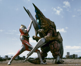 6月12日 ウルトラマンガイア 子ども隊員がXIGファイターEXを操縦