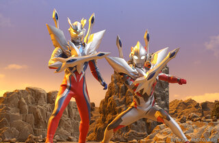 8月11日 ウルトラマンX エックスがウルトラマンゼロと共闘！｜画像