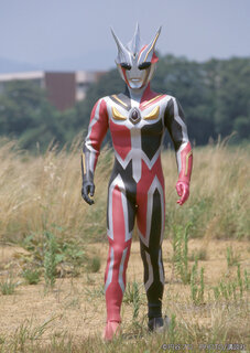 11月13日 闇の巨人ダークファウストがウルトラマンネクサスを