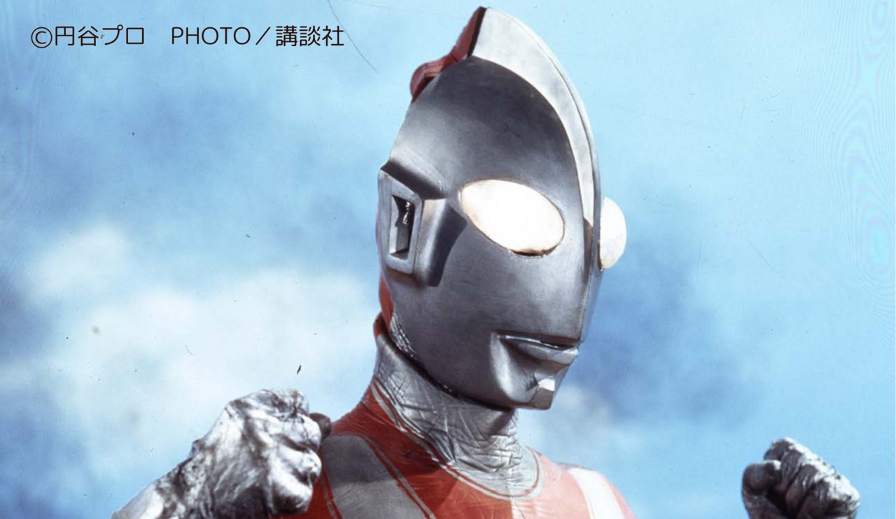ケープとブローチをつけたウルトラマンゼット