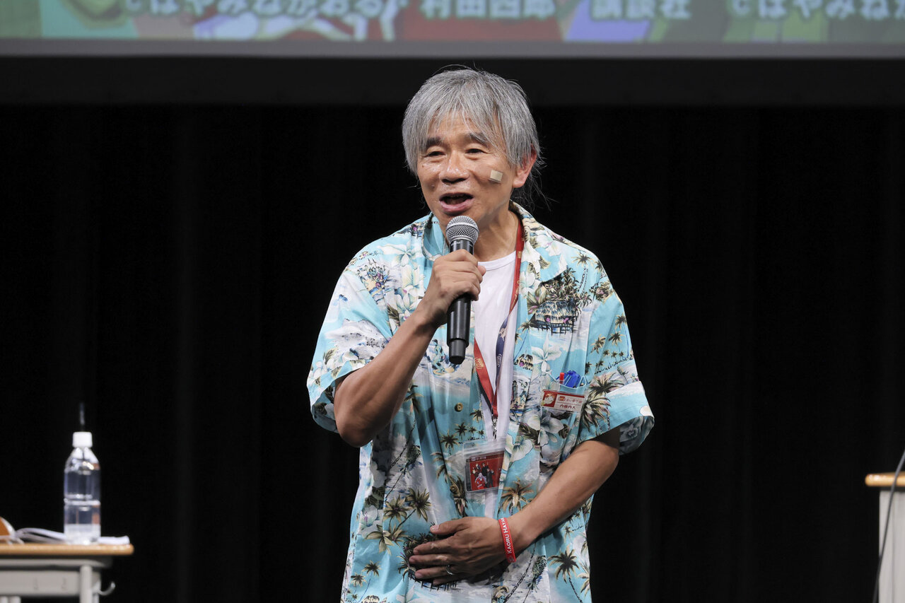 〔スペシャルトークショー昼の部〕トークの様子　「はやみねかおる展 〜赤い夢学園祭2025〜」