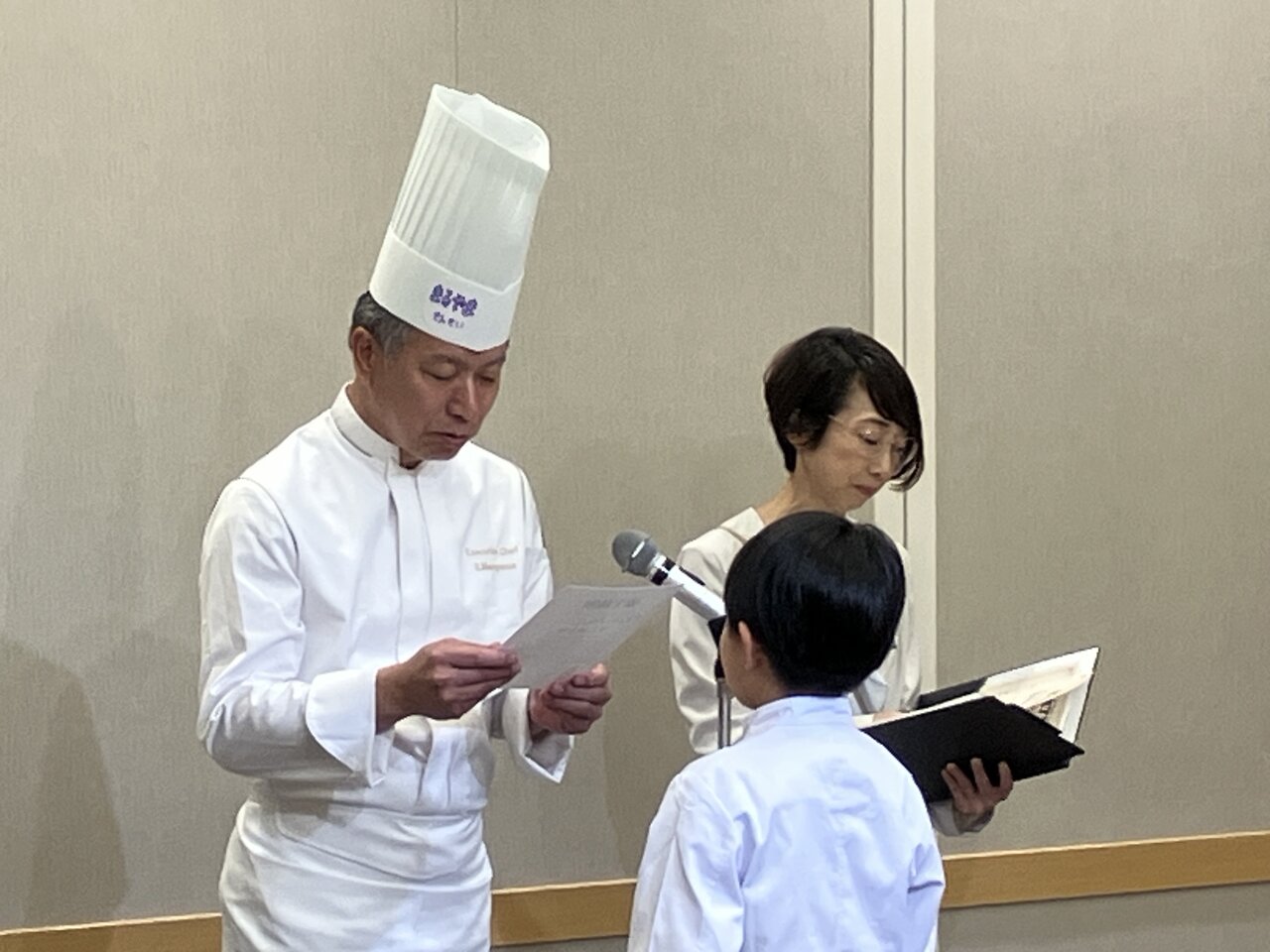 ▲充実の一日を締めくくる「終了証書」授与セレモニー。子どもたちの学びと思い出が記念になります。（写真は渋谷開催（2025年8月）での様子