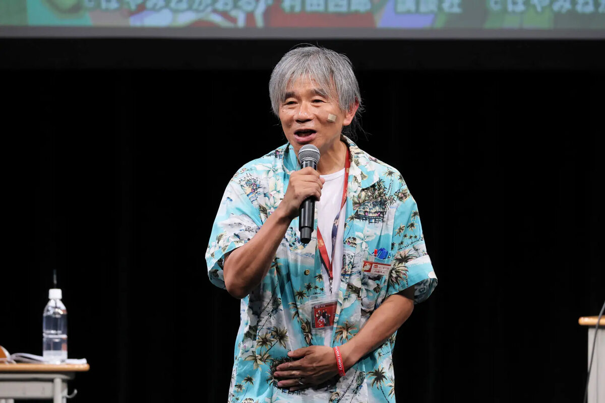 はやみねかおる先生近影