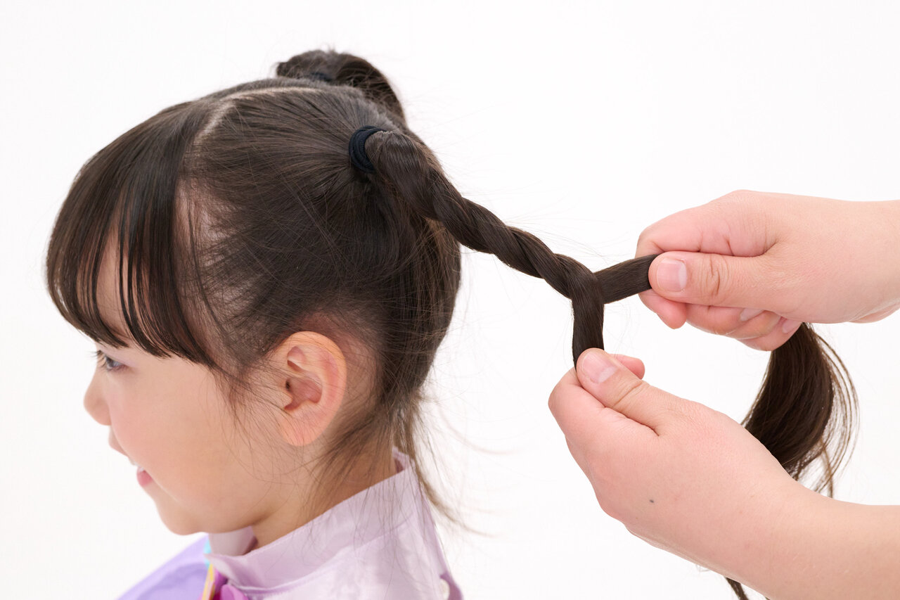 キュアアンサーヘアアレンジ　ねじる