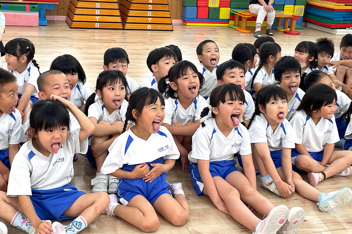 本とあそぼう 全国訪問 おはなし隊