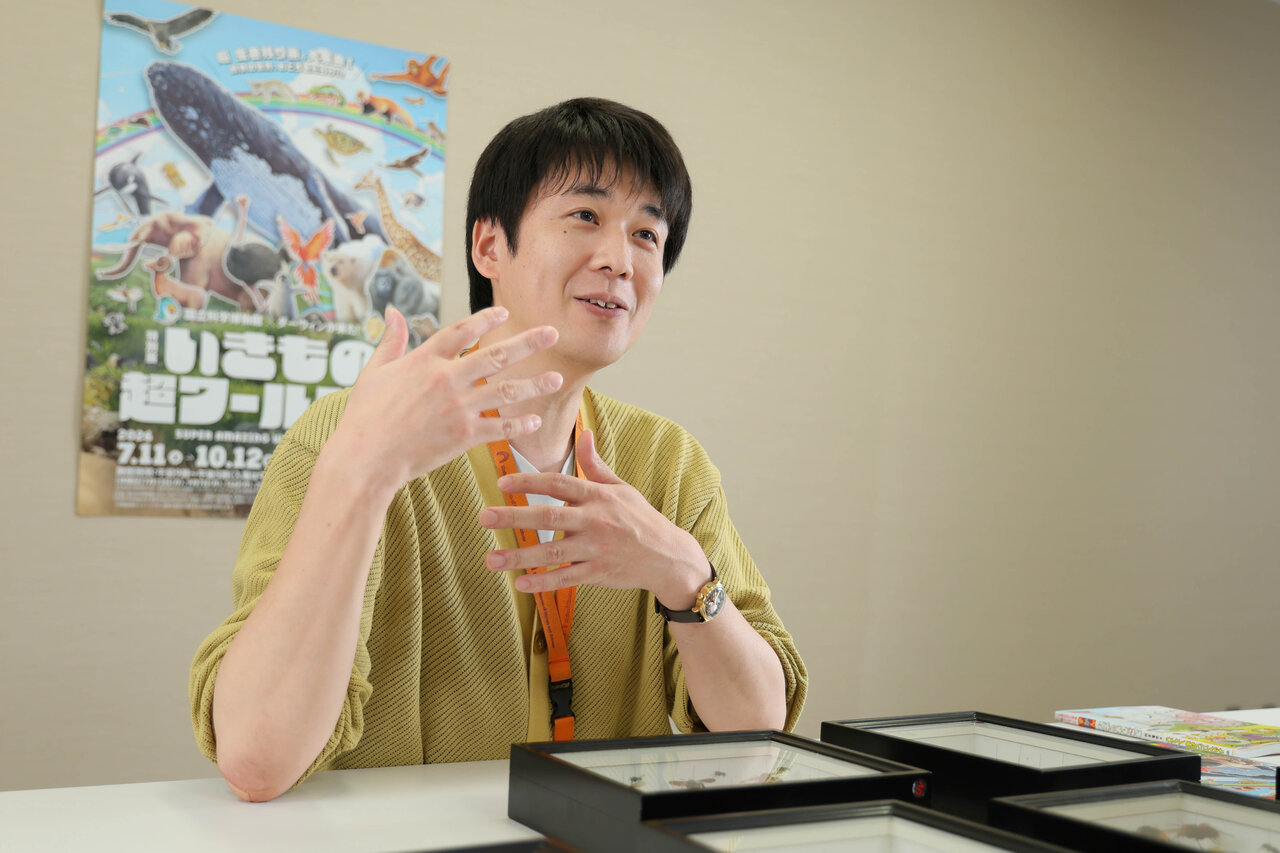 ●井手竜也（いで・たつや） 長崎県出身。国立科学博物館動物研究部 陸生無脊椎動物研究グループ 研究主幹。九州大学にて博士（理学）を取得後、森林総合研究所などを経て2017年より現職。専門はタマバチ科の分類および生態に関する研究。これまでに国立科学博物館が主催した特別展『昆虫』『毒』『昆虫MANIAC』などの監修に携わっている。著書に『昆虫学者の目のツケドコロ』（ペレ出版）、『ずかん ハチのおしごと』などがある。