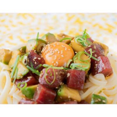 マグロのポキうどん