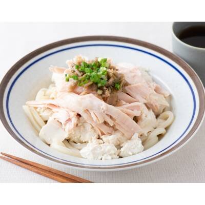 サラダチキンとくずし豆腐の冷やしうどん