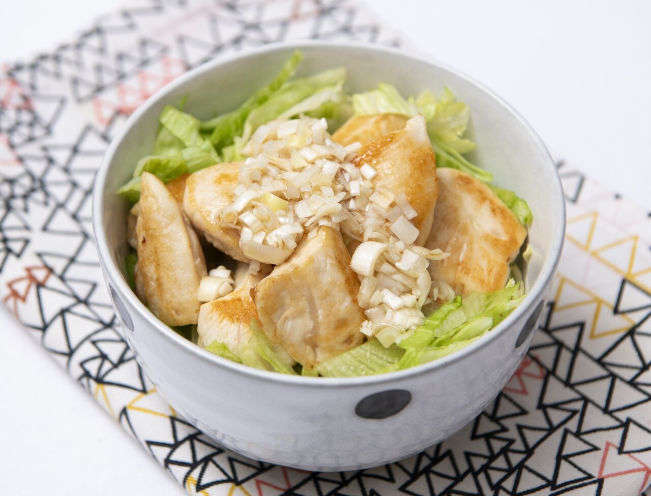鶏ささみのねぎ塩だれ丼